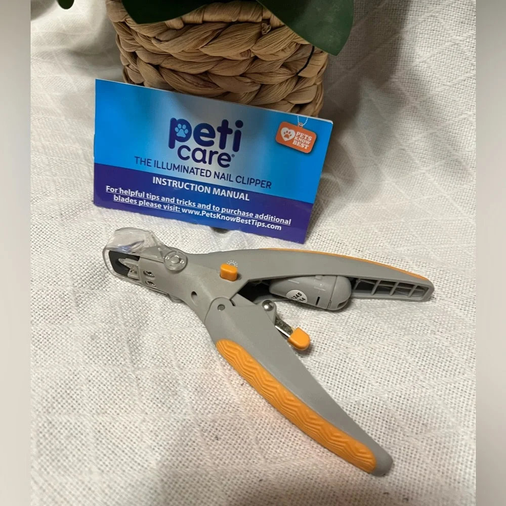 Pet nail clippers